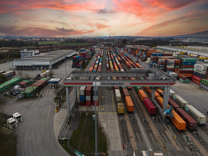 Dịch vụ logistics, mua hộ cho người mua hàng quốc tế