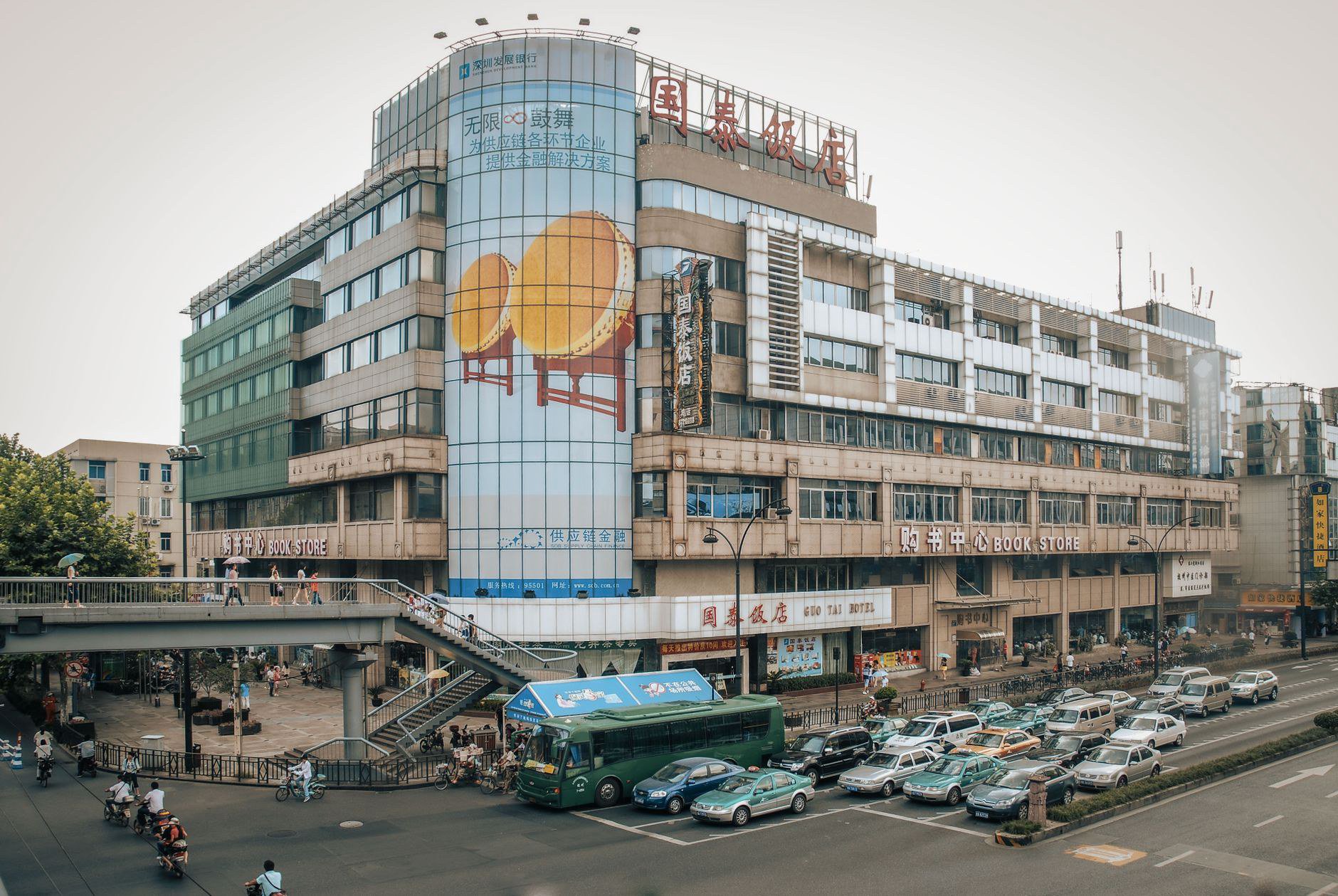 Bảng Giá Vận Chuyển Hàng Trung Quốc: Tránh Phí Ẩn
